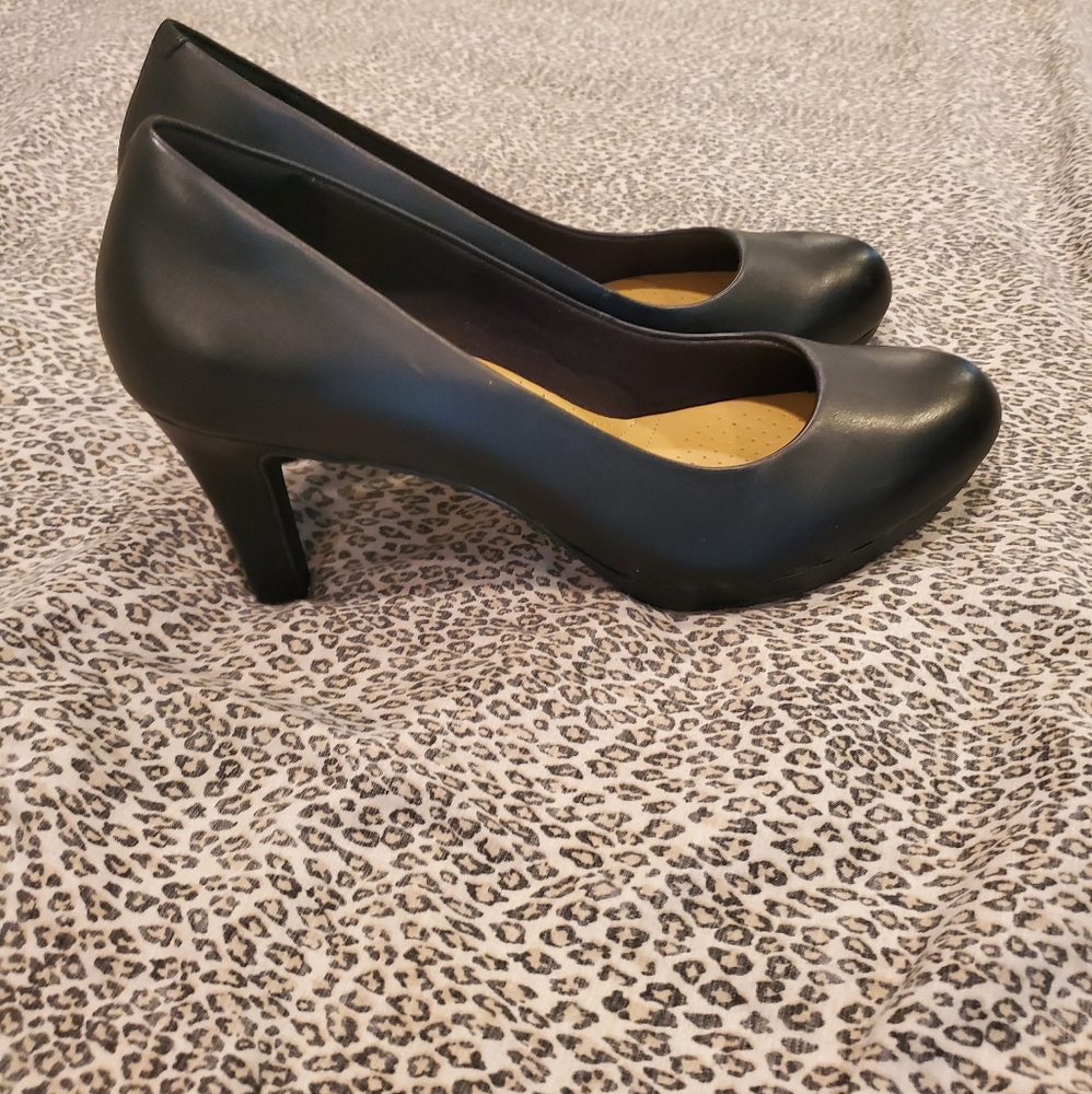 Black pin up heels
